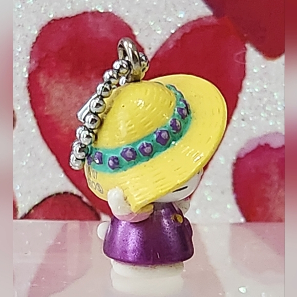 Mini Hello Kitty Keychain - Picture 4 of 5